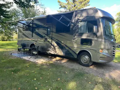 2013 Thor Ace 29.2 class A Motorhome 6.8L V10. Motorhome in very good condition. 81,000 km. 6 new ti...
