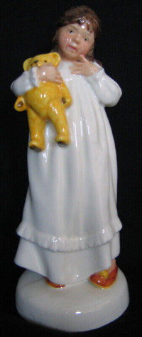 ROYAL DOULTON "AND SO TO BED" FIGURINE MADE IN ENGLAND