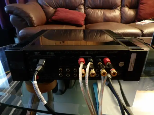 Meridian 551 integrated amplifier, CONSIDERING TRADES in Stereo Systems & Home Theatre in Gatineau - Image 5