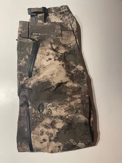 Never used Gore-Tex pants for sale.