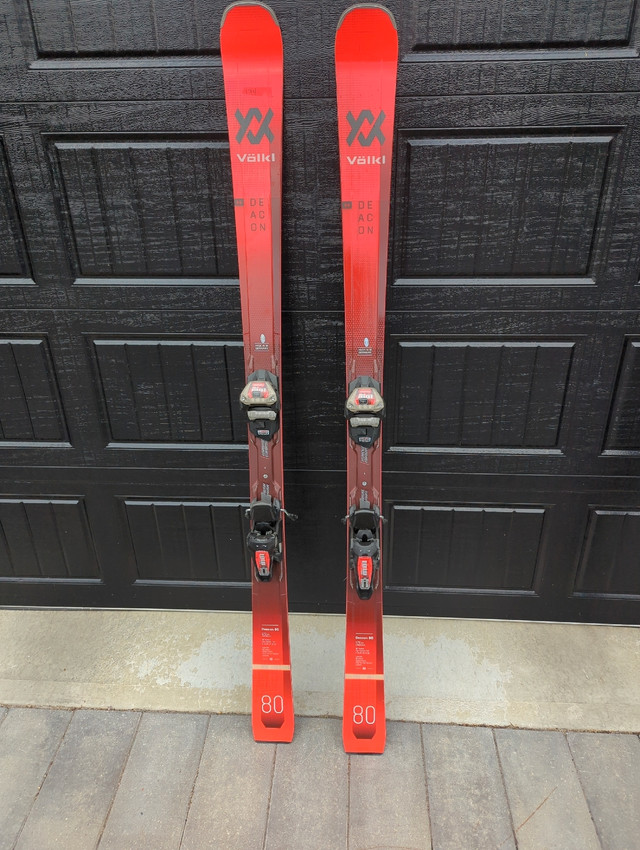 Skis et fix Volkl Deacon 80 dans Ski  à Longueuil/Rive Sud