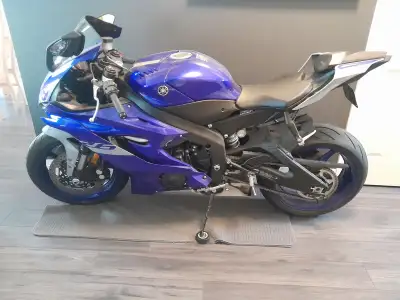 2020 Yamaha R6 brand new with 130 klms Bought it but no time to ride, it's been sitting in my living...