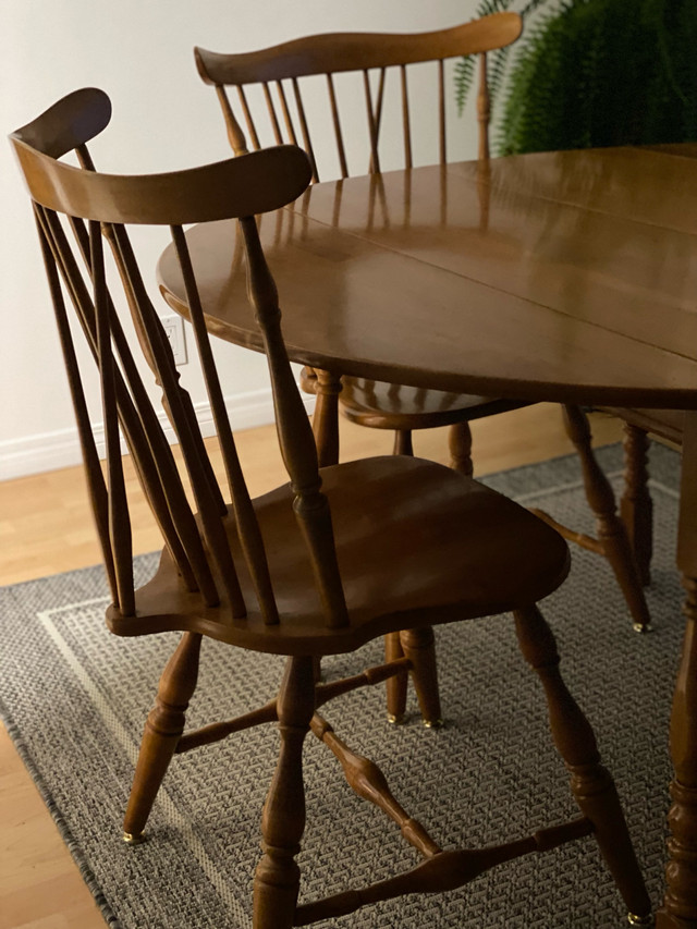 Vilas solid Maple dining room table and chairs  in Dining Tables & Sets in Strathcona County - Image 3