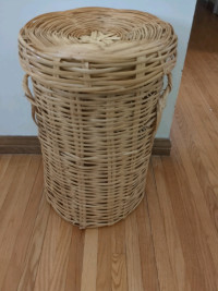 Wicker laundry basket