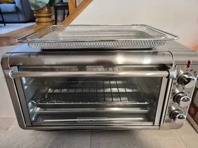 Black & Decker 8-Slices Toaster Oven with Air Fry, View more