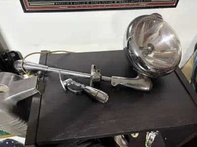 Here's a vintage spotlight, ready to shine ! This spotlight appears to be in good condition and does...