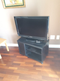 television panasonic 32 pouces avec le meuble
