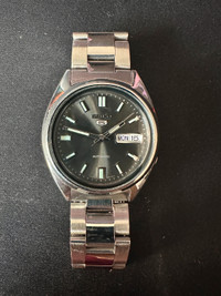 Seiko 5 SNXS79 automatic watch - grey sunburst dial