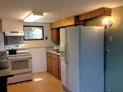 Furnished Rooms for Rent Arbutus-Ridge