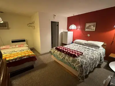 Looking for a cozy, comfortable, and affordable place to stay in a charming small town? Look no furt...