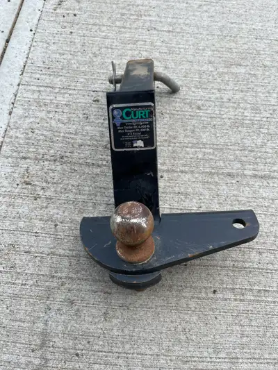 Curt Manufacturing max trailer weight 6000 lbs Price is negotiable If ad is up it’s still available...