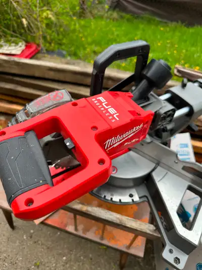 Milwaukee 2733-20 M18 FUEL 7-1/4-Inch Sliding Miter Saw, View more