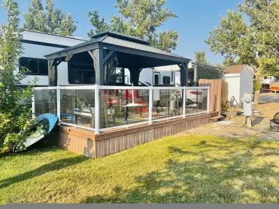 Beautiful lakeside; well manicured lawns and quiet retreat https://www.keystonerv.com/product/retrea...