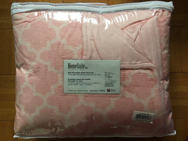 HomeSuite Mink Reversible Duvet Cover Set ($60) in Bedding in City of Toronto - Image 2
