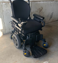 Quantum edge 3.0 power wheelchair. 