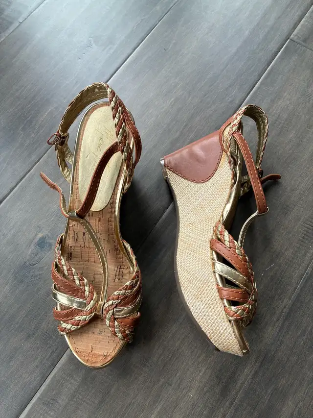 Women shoes in Women's - Shoes in Kitchener / Waterloo - Image 7