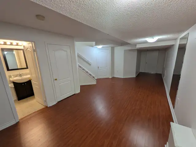 Beautifully Renovated Home for Rent in Churchill Meadows in Long Term Rentals in Mississauga / Peel Region - Image 19