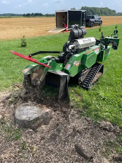 Low time and excellent condition 2023 Bandit SG 40 stump grinder with revolution cutting wheel. Amaz...