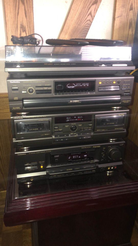 Technics full featured A/V stereo system with turntable in Stereo Systems & Home Theatre in Owen Sound