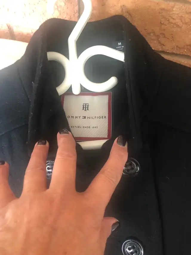 Tommy Hilfiger black car coat in Women's - Tops & Outerwear in Oshawa / Durham Region - Image 5