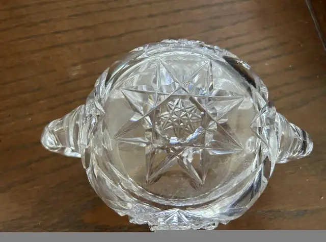 Antique Crystal Pinwheel Dish in Kitchen & Dining Wares in City of Montréal - Image 4