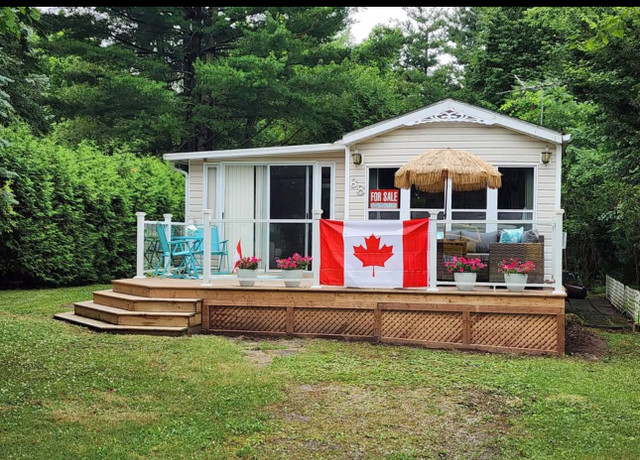 Park Model Summer Getaway in Park Models in Oakville / Halton Region