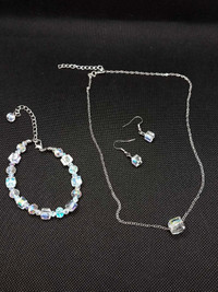 Cubic design bracelet/necklace/earrings set