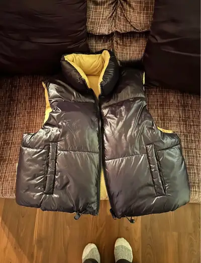 Reversable vest, View more