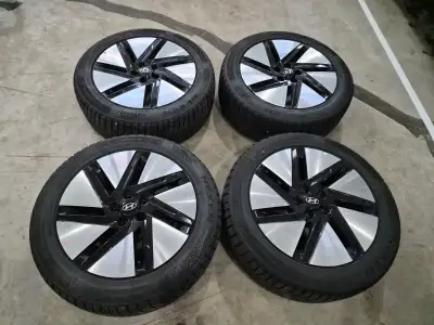 FOR SALE – Set of 4 Original Hyundai 18" Alloy Wheels + Premium Low-Mileage Winter Tires ✅ Genuine H...