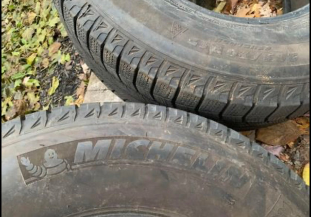 2 pneus Michelin Latitude X-Ice (265 70 R17) Chevolet Silverado dans Pneus et jantes  à Longueuil/Rive Sud - Image 2