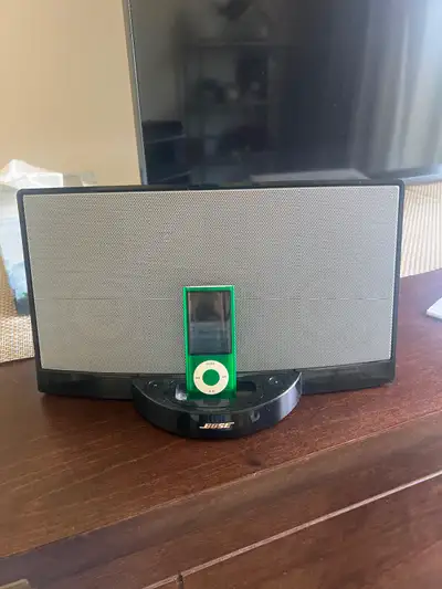 Bose iPod player and charger, View more