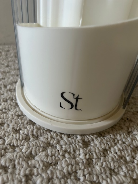 New Seint Makeup Brush Holder in Health & Special Needs in Ottawa - Image 6