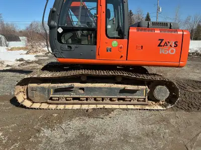 2024 hitachi 160 all new undercarriage $70.000. 902 565 1663