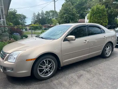 Fully loaded! Ac not working Needs EGR valve Comes with summer / winter tires on rims Price is as is...