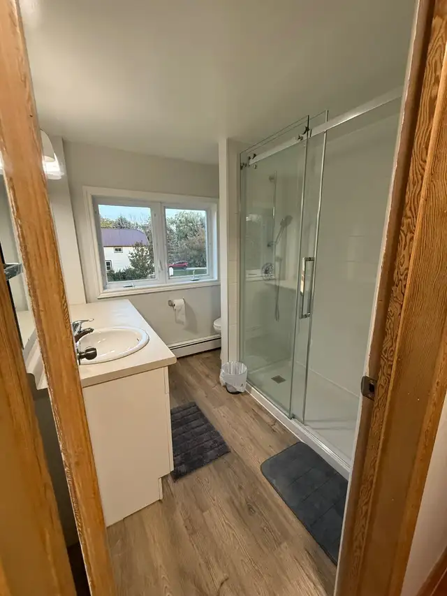 Kincardine - Furnished house (or rooms) for rent in Room Rentals & Roommates in Owen Sound - Image 3