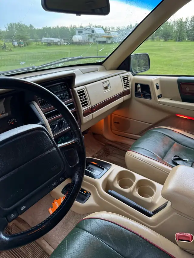 1995 Jeep grand Cherokee, Orvis edition in Cars & Trucks in Edmonton - Image 11