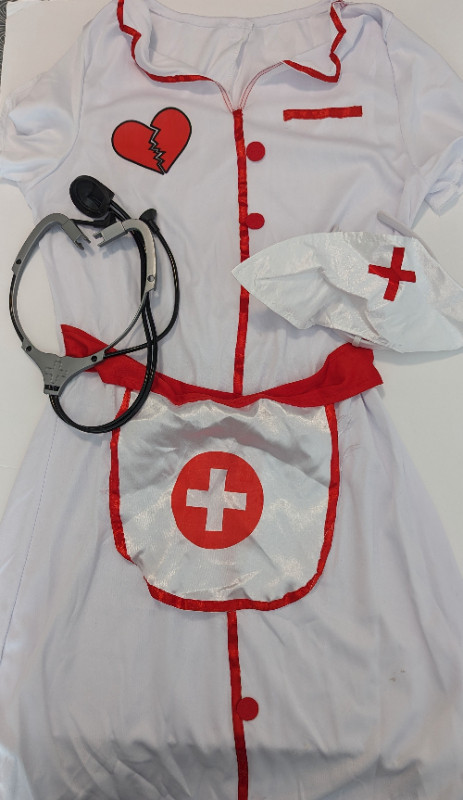 Sexy nurse costume in Costumes in Belleville