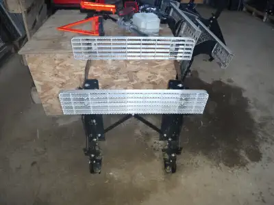 Marche-pied complet international avec marche aluminium à crampon ce marche-pied peux faire pour plu...