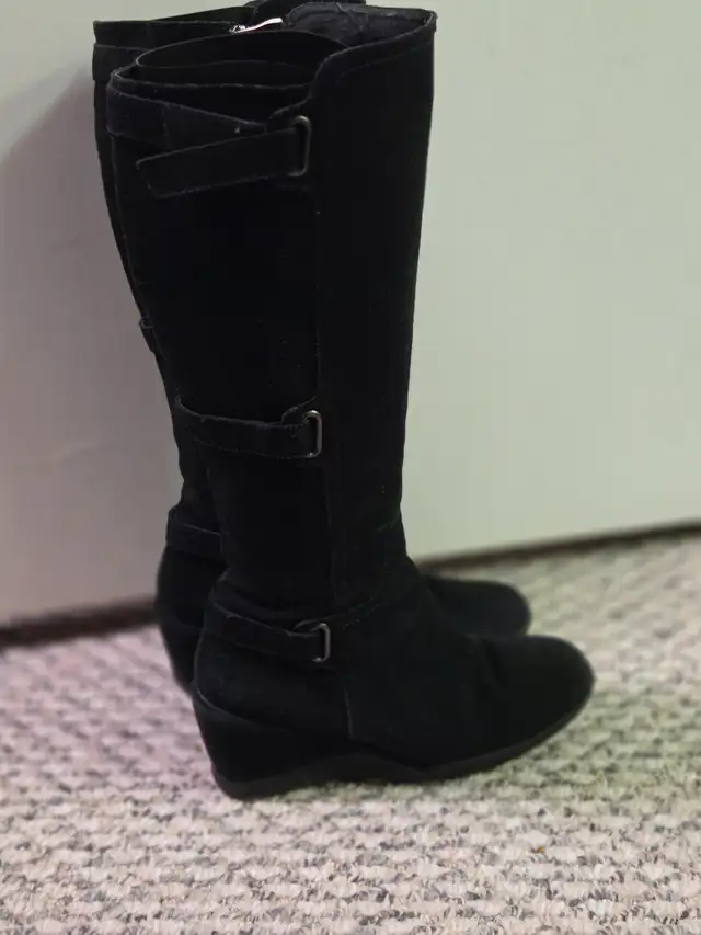 Ladies Black Suede-Like Leather Knee-High Boots with Wedge Heel. in Women's - Shoes in Grande Prairie - Image 6