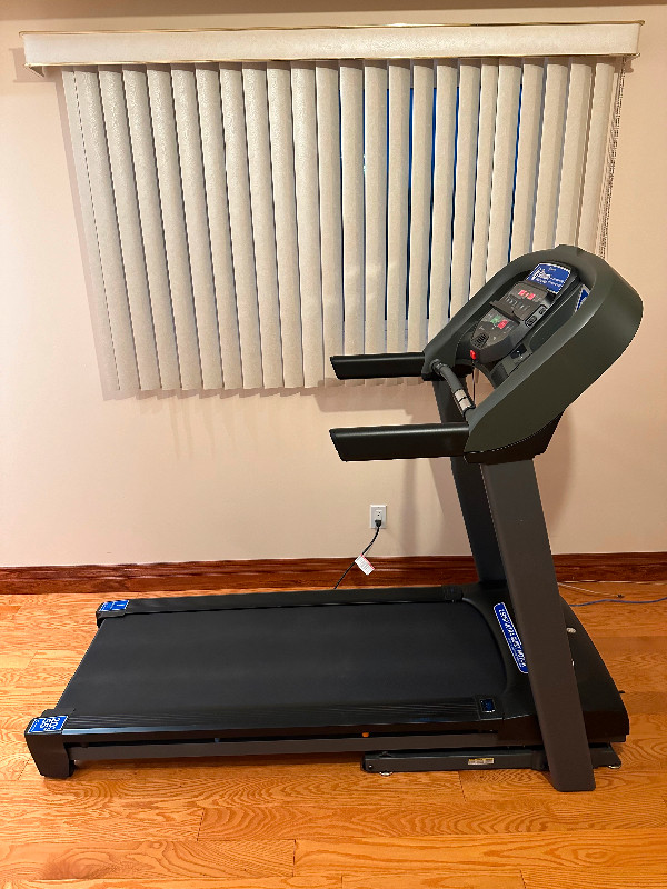 Horizon Fitness T101 Foldable Treadmill in Exercise Equipment in Mississauga / Peel Region