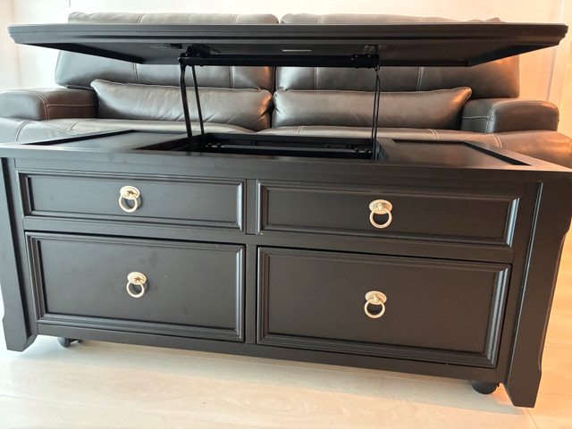 Lift Top Coffee Table in Coffee Tables in Barrie