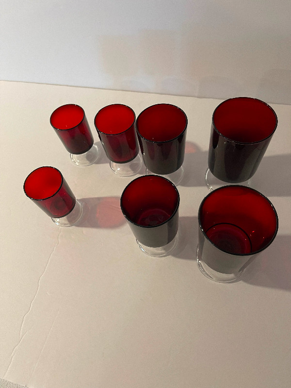 7 Red luminarc cranberry wine glasses in Kitchen & Dining Wares in Dartmouth - Image 4