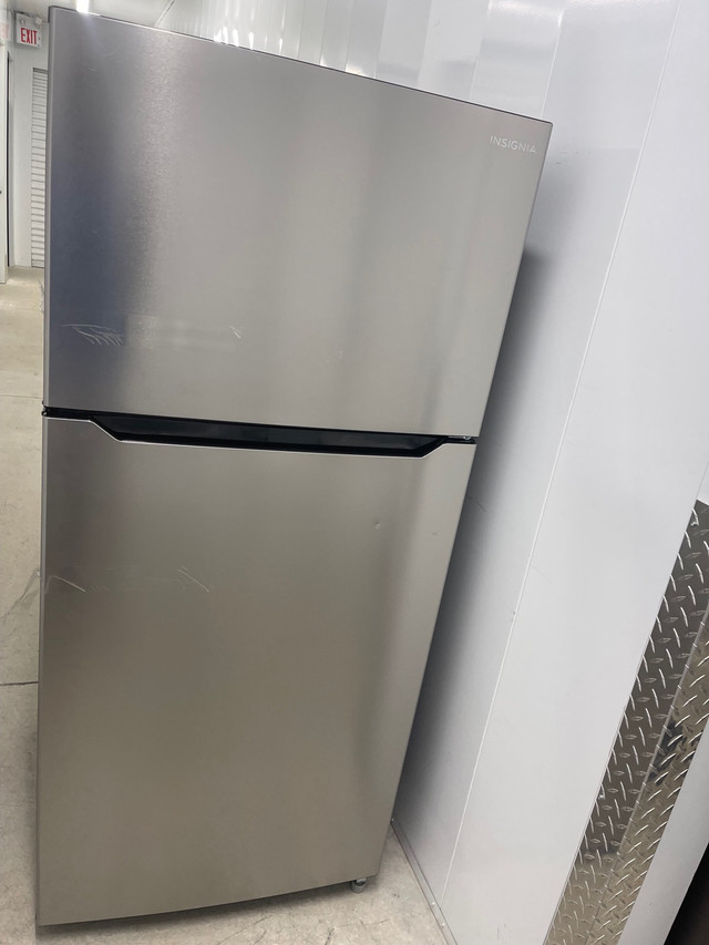 Insignia 30" 18 Cu. Ft. Top Freezer Refrigerator (delivery inclu in Refrigerators in City of Toronto