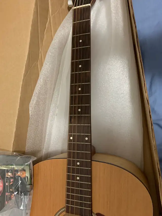 Seagull S6 Classic M-450T Electric Guitar, Almost like New $699 in Guitars in Markham / York Region - Image 7