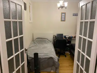 Room in 3 bedroom apartment for rent