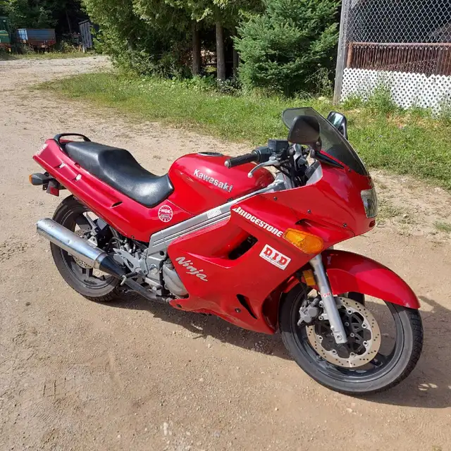 2004 Kawasaki Ninja 250 in Street, Cruisers & Choppers in Owen Sound - Image 2