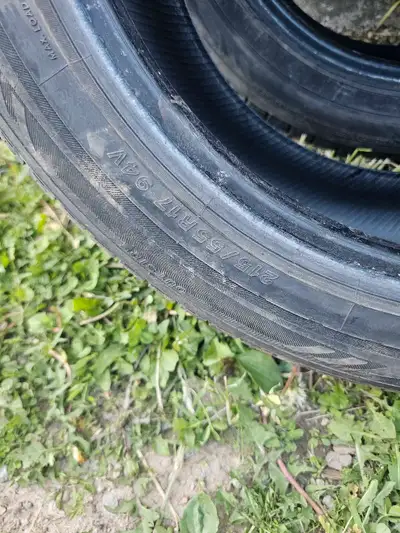 Pair of Yokohama all season tires thread is 75%