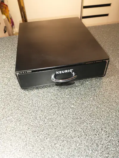 Selling in very good condition Keurig rolling coffee pods drawer. Paid $35 plus tax, asking $15. Ple...