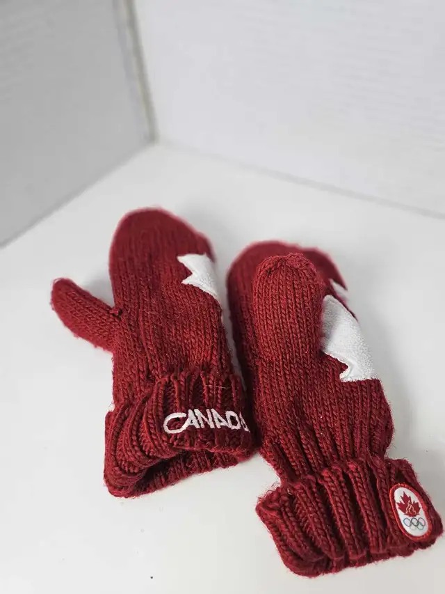 Olympic Mittens in Kids & Youth in Calgary - Image 3