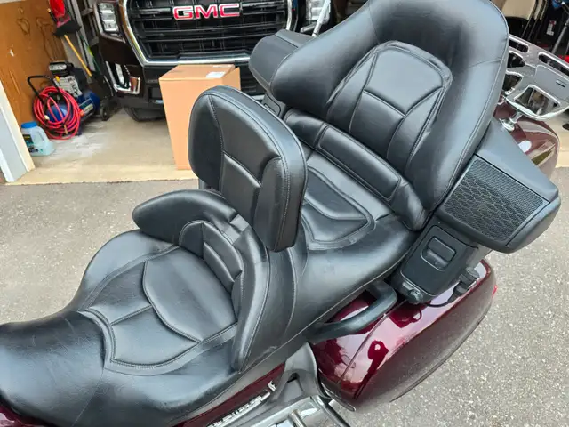 2008 Honda Goldwing in Touring in Mississauga / Peel Region - Image 8